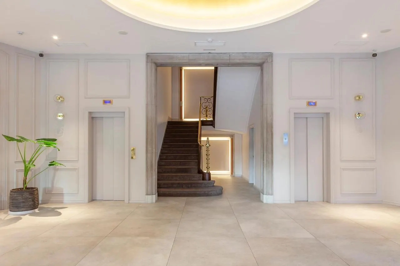 Lamaro Hotel Barcelona 5*,